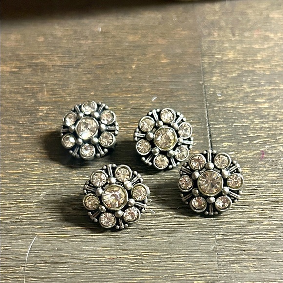 White Rhinestone Daisy Vintage Tiny Round Silver Tone brooch/pendants (4) - Picture 1 of 3